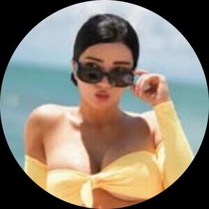 Meet your Posher, Elia